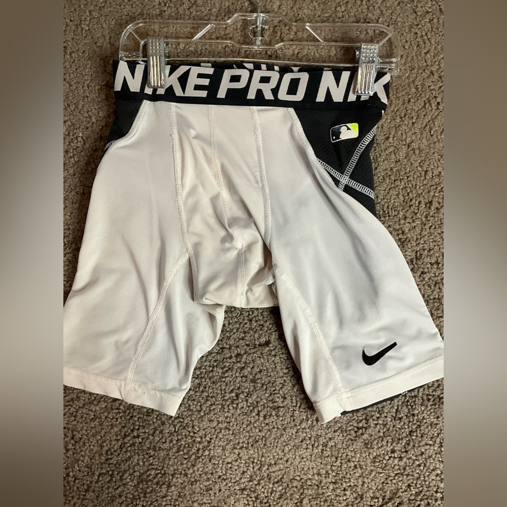 Mens Nike Pro Combat MLB Baseball Sliding/Compression Shorts White sz S